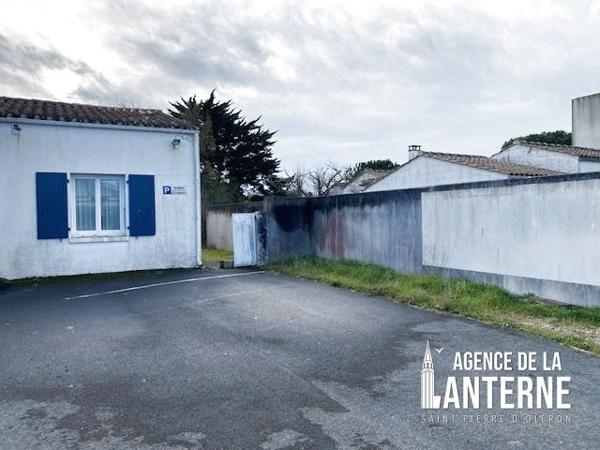 LA COTINIERE - DEPENDANCE DE 47 M² TRANSFORMABLE EN HABITATION AVEC JARDIN ET PARKING