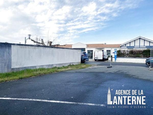 LA COTINIERE - DEPENDANCE DE 47 M² TRANSFORMABLE EN HABITATION AVEC JARDIN ET PARKING
