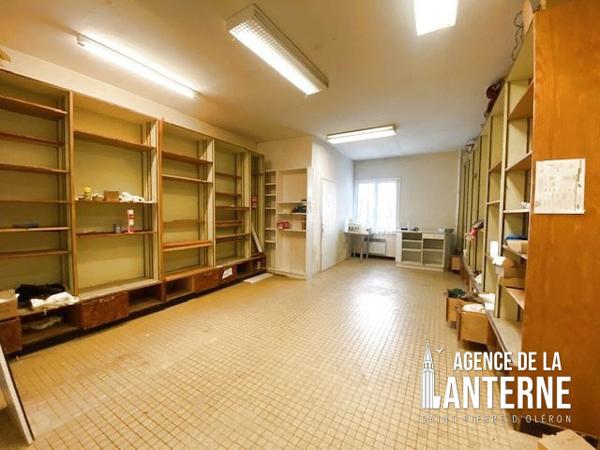 LA COTINIERE - DEPENDANCE DE 47 M² TRANSFORMABLE EN HABITATION AVEC JARDIN ET PARKING