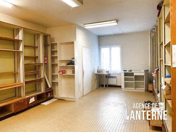 LA COTINIERE - DEPENDANCE DE 47 M² TRANSFORMABLE EN HABITATION AVEC JARDIN ET PARKING