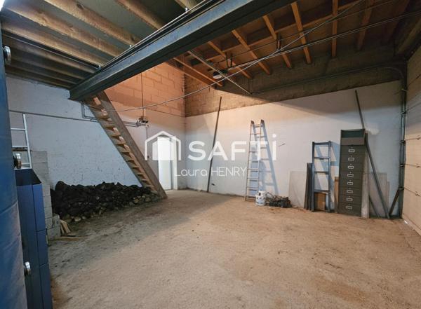 Grande maison rénovée avec garage et jardin