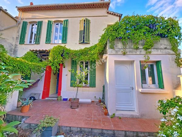 Toulon EST à proximité d'Ortolan Maison Toulon de 5 pièces de 110m²