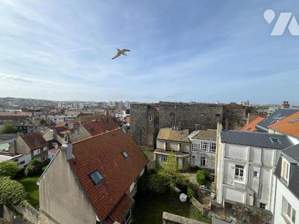 Appartement à Vendre à Boulogne-Sur-Mer en centre ville.
Notre Service Immobilier vous propose...