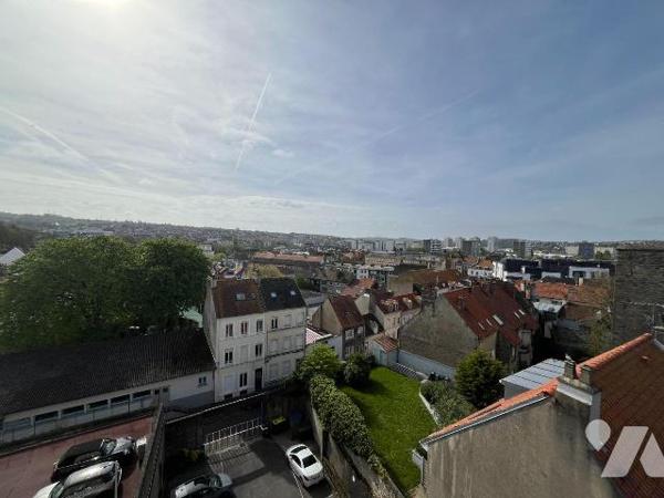 Appartement à Vendre à Boulogne-Sur-Mer en centre ville.
Notre Service Immobilier vous propose...