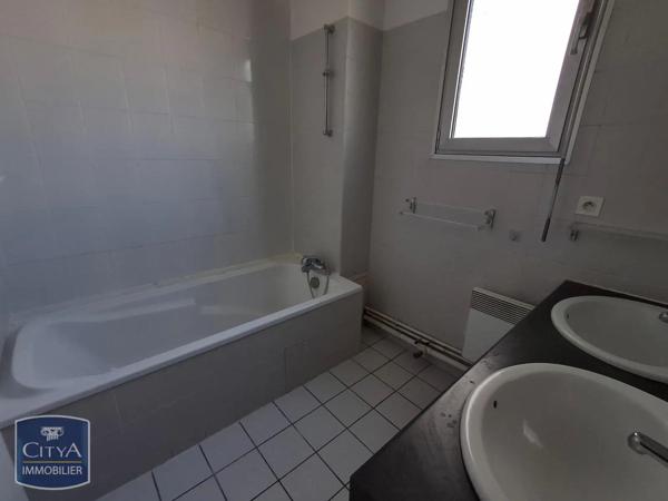 Appartement à louer 4 pièces 92.96m² Clermont-Ferrand (63000)