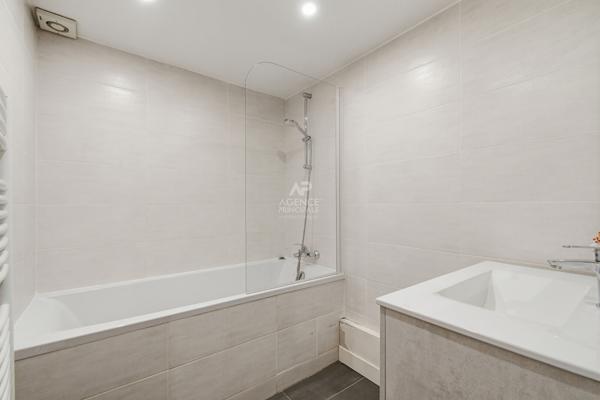 Appartement Saint Germain En Laye 6 pièces - hyper centre - 120 m2 1 090 000 € **  - Référence  18578