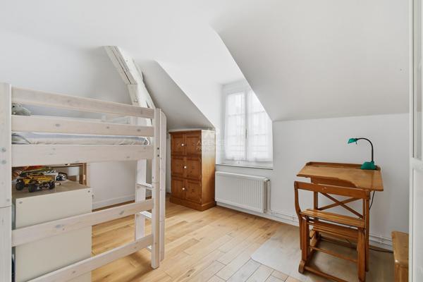 Appartement Saint Germain En Laye 6 pièces - hyper centre - 120 m2 1 090 000 € **  - Référence  18578