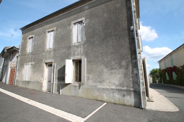 Dpt Lot et Garonne (47), à vendre proche de CASTELJALOUX maison P4 de 70 m² garage et jardin