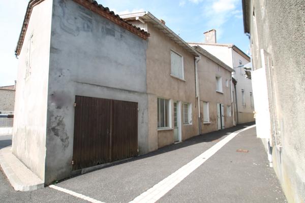 Dpt Lot et Garonne (47), à vendre proche de CASTELJALOUX maison P4 de 70 m² garage et jardin