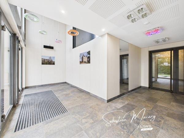 Appartement 3 pièces 68 m² avec terrasse et deux parkings