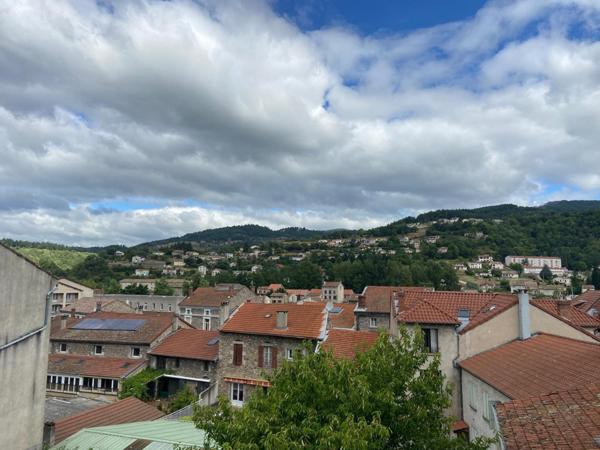 Immeuble 200 m² centre Lamastre avec garage