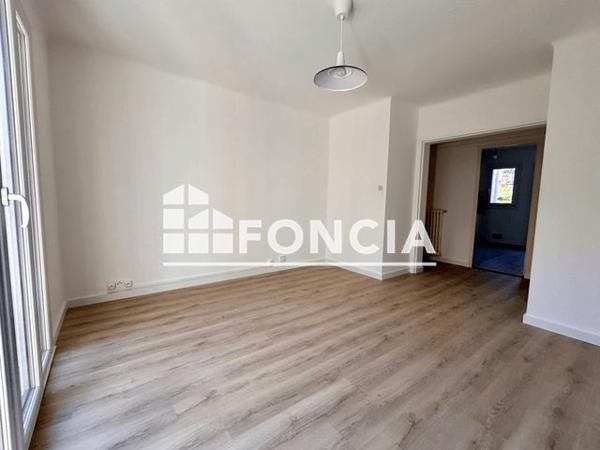 Location Appartement 3 pièces 56.32 m² - RUE DES BUISSONS ARDENTS Hyeres Les Palmiers 83400