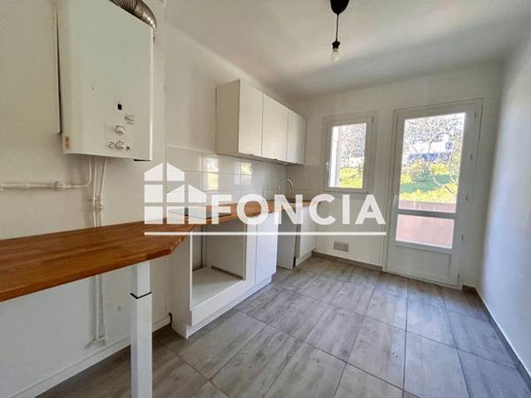 Location Appartement 3 pièces 56.32 m² - RUE DES BUISSONS ARDENTS Hyeres Les Palmiers 83400