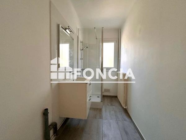 Location Appartement 3 pièces 56.32 m² - RUE DES BUISSONS ARDENTS Hyeres Les Palmiers 83400