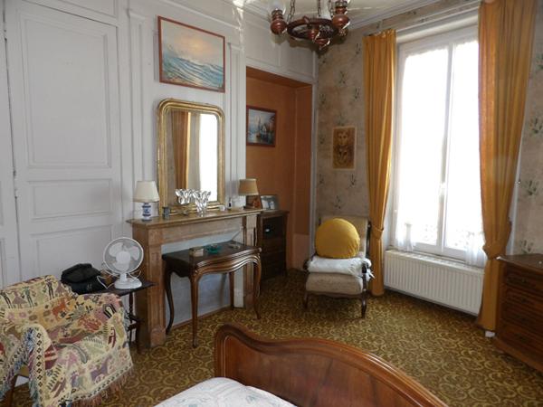 A VENDRE : MAISON AU COEUR DE LA FLECHE, IDEALEMENT SITUEE