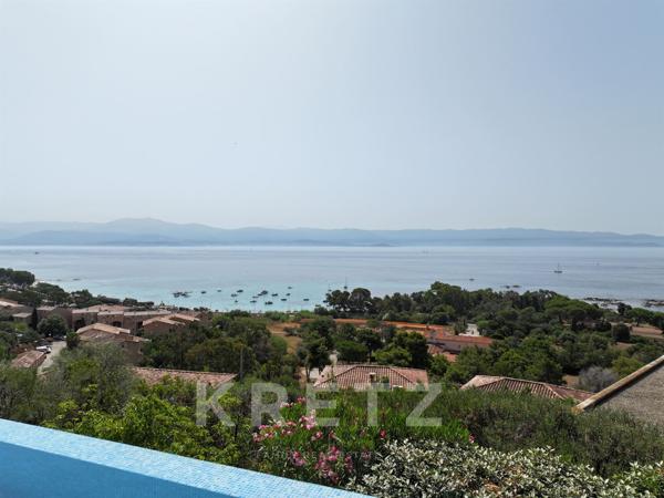 Villa d'architecte avec piscine et vue mer