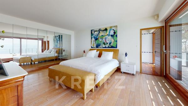 Villa d'architecte avec piscine et vue mer