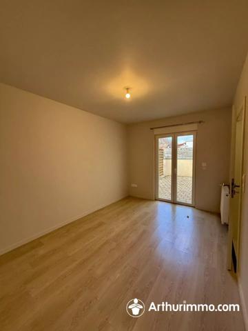 Location                                                      Maison de village
                        
                     4 pièces                      117 m2                     à Hérimoncourt