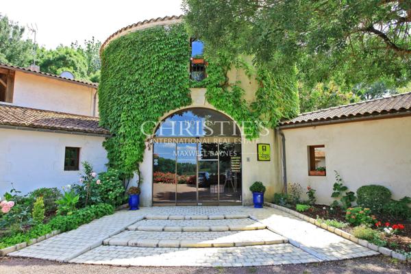 Hôtel-restaurant de charme à vendre entre Pons et Jonzac