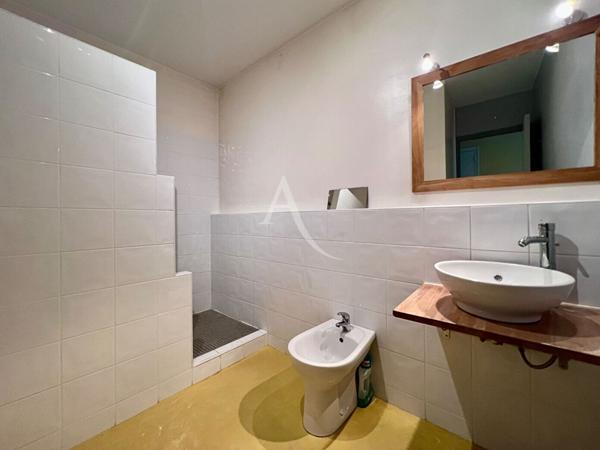 Centre ville Pau , appartement 3 chambres parking en sous sol et cave