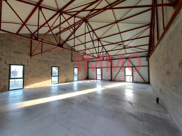 Location / Local Commercial à Niort (79000)