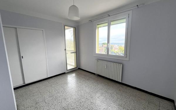 Appartement à louer    3 pièces •  Manosque