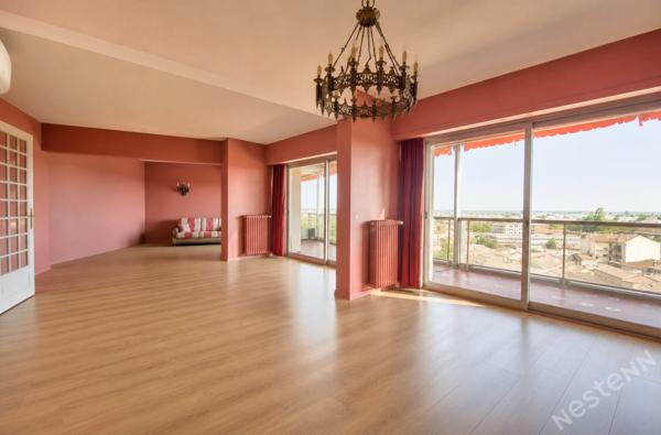 AGEN CENTRE VILLE - Appartement de standing traversant de 133m² avec 3 chambres (possibilité d'une 4ème), climatisation, séjour lumineux, balcon, garage et cellier