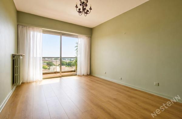AGEN CENTRE VILLE - Appartement de standing traversant de 133m² avec 3 chambres (possibilité d'une 4ème), climatisation, séjour lumineux, balcon, garage et cellier