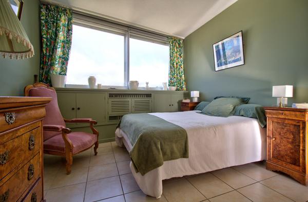 AGEN CENTRE VILLE - Appartement de standing traversant de 133m² avec 3 chambres (possibilité d'une 4ème), climatisation, séjour lumineux, balcon, garage et cellier