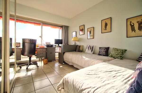 AGEN CENTRE VILLE - Appartement de standing traversant de 133m² avec 3 chambres (possibilité d'une 4ème), climatisation, séjour lumineux, balcon, garage et cellier
