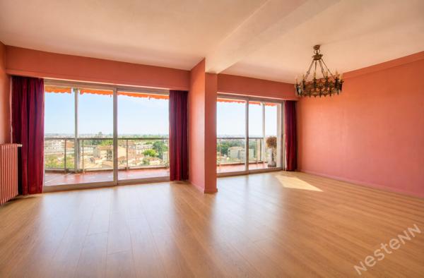 AGEN CENTRE VILLE - Appartement de standing traversant de 133m² avec 3 chambres (possibilité d'une 4ème), climatisation, séjour lumineux, balcon, garage et cellier