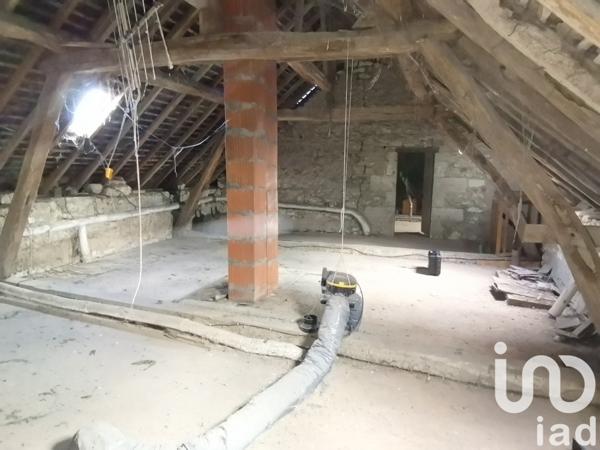 Maison 8 pièces de 209 m² à Scorbé-Clairvaux (86140)