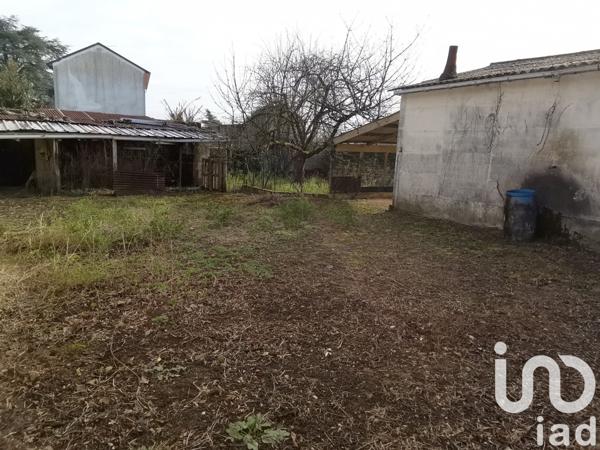 Maison 8 pièces de 209 m² à Scorbé-Clairvaux (86140)