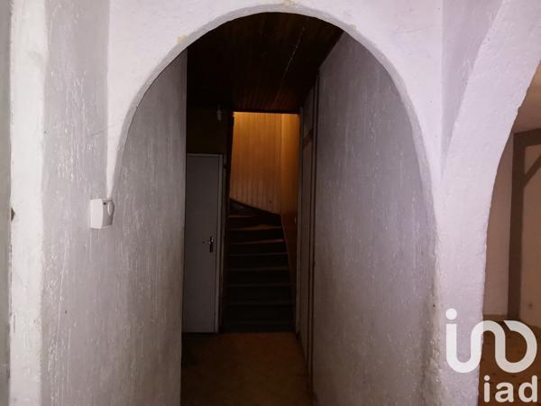 Maison 8 pièces de 209 m² à Scorbé-Clairvaux (86140)