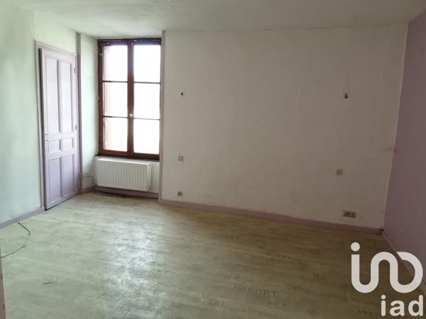 Maison 8 pièces de 209 m² à Scorbé-Clairvaux (86140)