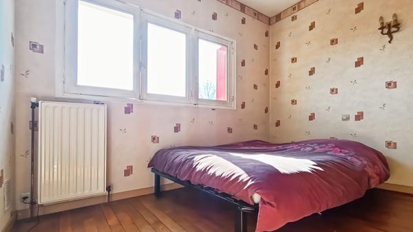 MONTREUIL - PARC MONTREAU- Pavillon à potentiel.