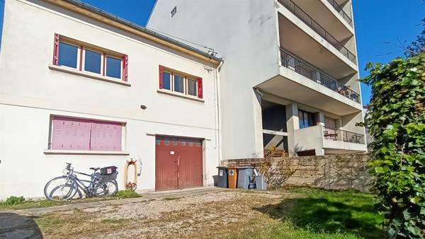 MONTREUIL - PARC MONTREAU- Pavillon à potentiel.