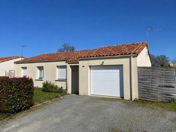 PLAIN PIED 3 CHAMBRES GARAGE CARRELE ASSAINNISSEMENT COLLECTIF