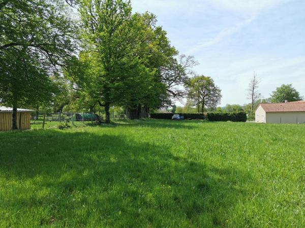 TERRAIN PLAT 4148M² - CALME - ENVIRONNEMENT CAMPAGNE