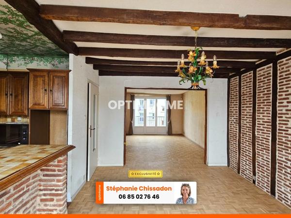 A 2 PAS DU CENTRE VILLE JOLI APPARTEMENT TRAVERSANT DE TYPE 4 LUMINEUX ET AVEC BEAU POTENTIEL