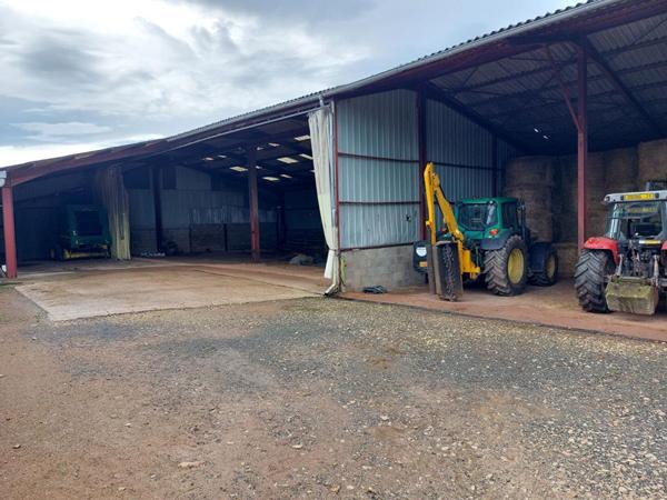 Ferme Saint Martin De Salencey 6 pièce(s) 157.5 m2