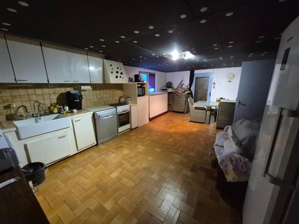 Maison familiale 137m2 avec sous sol complet d'environ -LAGNIEU 01150