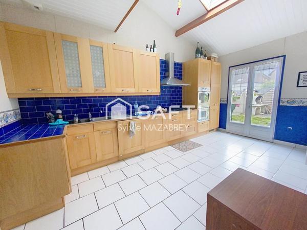 Coup de cœur assuré pour cette maison atypique pleine de charme, à 10 minutes de Bray-sur-Seine !