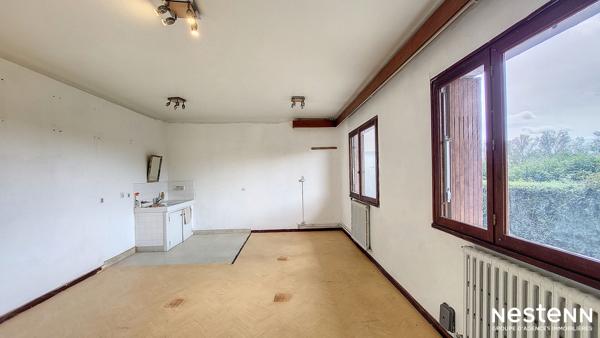 A vendre propriété de 260 m² avec piscine, dépendances, parc paysager et potentiel pour gîte ou double habitation, à Valence-Sur-Baïse