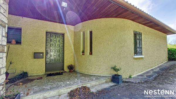 A vendre propriété de 260 m² avec piscine, dépendances, parc paysager et potentiel pour gîte ou double habitation, à Valence-Sur-Baïse