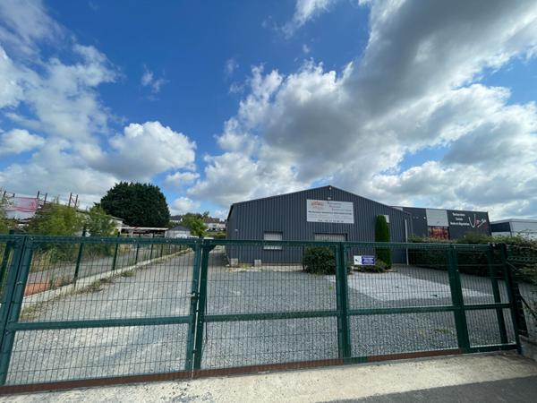 Local commercial -Entrepot + Bureaux - Montlouis Sur Loire
