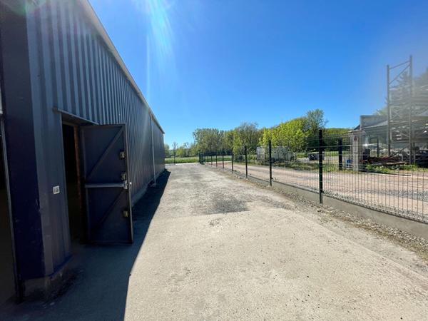 Local commercial -Entrepot + Bureaux - Montlouis Sur Loire