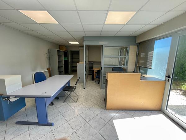 Local commercial -Entrepot + Bureaux - Montlouis Sur Loire