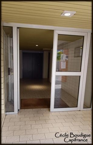 Au nord de Pau, Appartement de 72 m² avec cave et garage, bien entretenu, au calme, plein sud, vue dégagée