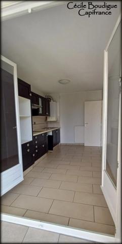 Au nord de Pau, Appartement de 72 m² avec cave et garage, bien entretenu, au calme, plein sud, vue dégagée